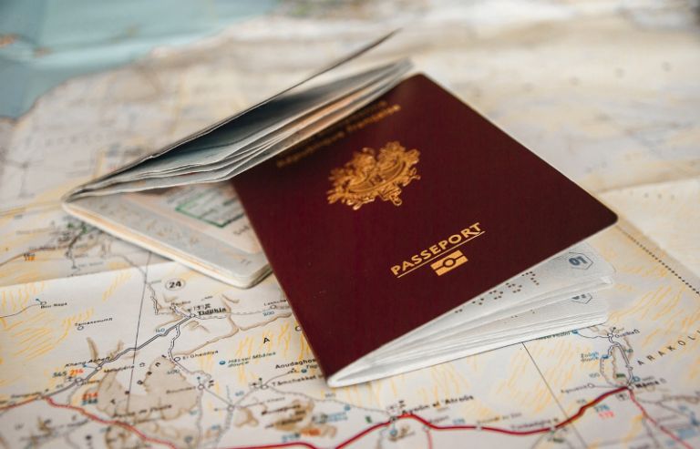 Στην κορυφαία 10αδα των ισχυρών διαβατηρίων το ελληνικό και το 2025