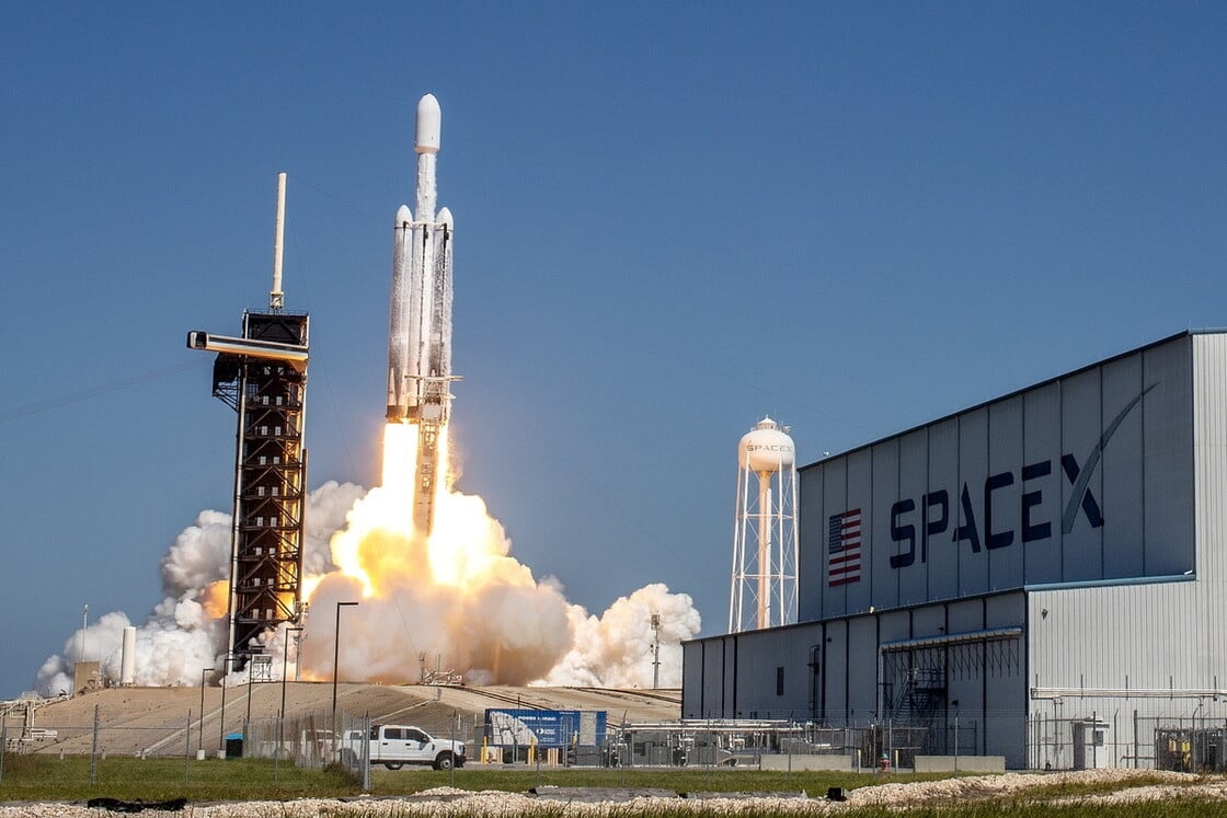 NYT: Η SpaceX μπαίνει «φουριόζα» στο παιχνίδι της διεθνούς κατασκοπείας παρά τις ανησυχίες του Πενταγώνου