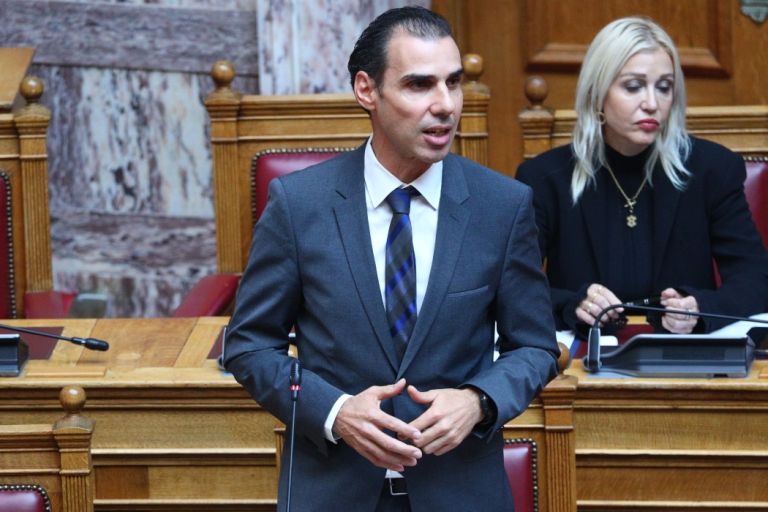 Ο Μάριος Θεμιστοκλεους απαντά μέσω TikTok σε ερωτήσεις πολιτών για την υγεία [vid]