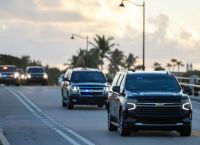 ΗΠΑ: Η αυτοκινητοπομπή του Τραμπ φεύγει από το Μαρ-α-Λάγκο, σήμερα η συνάντηση με Μπάιντεν ΗΠΑ: Η αυτοκινητοπομπή του Τραμπ φεύγει από το Μαρ-α-Λάγκο, σήμερα η συνάντηση με Μπάιντεν