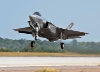 Πρόσθετα αμερικανικά μαχητικά αεροσκάφη F-15 φτάνουν στην Ιορδανία