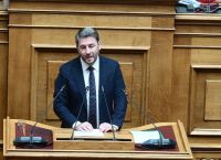 ΠΑΣΟΚ: Στην αντεπίθεση με σειρά τροπολογιών