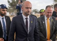 Θα συμφωνήσει το Ισραήλ να έχει τη Γαλλία στο τραπέζι των διαπραγματεύσεων για κατάπαυση του πυρός; 