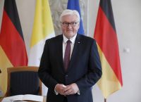 Γερμανικός Τύπος: Αιχμές κατά Σταϊνμάιερ με αφορμή το «λήξαν» για τις γερμανικές αποζημιώσεις