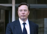 Θα αγοράσει ο Ίλον Μασκ το TikTok;