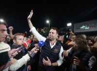 “Μυρίζει μπαρούτι” στο Συνέδριο του ΣΥΡΙΖΑ “Μυρίζει μπαρούτι” στο Συνέδριο του ΣΥΡΙΖΑ