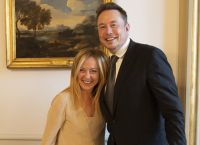 Μασκ: Υπερασπίζεται τη Μελόνι για τη συμφωνία για το μεταναστευτικό Μασκ: Υπερασπίζεται τη Μελόνι για τη συμφωνία για το μεταναστευτικό