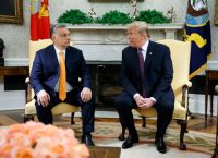 Όρμπαν: Εάν εκλεγεί ο Τραμπ, η Ευρώπη θα χρειαστεί να επανεξετάσει την υποστήριξή της προς την Ουκρανία Όρμπαν: Εάν εκλεγεί ο Τραμπ, η Ευρώπη θα χρειαστεί να επανεξετάσει την υποστήριξή της προς την Ουκρανία