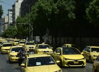 Ταξί: Αρχίζουν τα πρόστιμα στους οδηγούς που δεν έχουν αυτοκόλλητο για POS Ταξί: Αρχίζουν τα πρόστιμα στους οδηγούς που δεν έχουν αυτοκόλλητο για POS