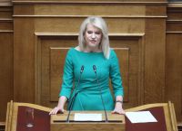 Τζάκρη: Αδίστακτη γραφειοκρατία μαγειρεύει το αποτέλεσμα στον ΣΥΡΙΖΑ ως έκτακτο στρατοδικείο