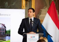 ΕΕ: Ο Hoekstra παραμένει σταθερός για τις εκπομπές Co2 των αυτοκινήτων
