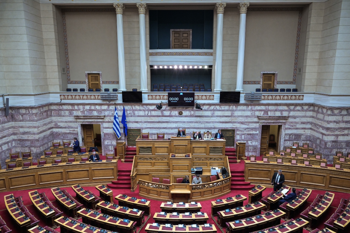 Με το βλέμμα στην καθημερινότητα η κυβέρνηση φέρνει τον προϋπολογισμό στη Βουλή 