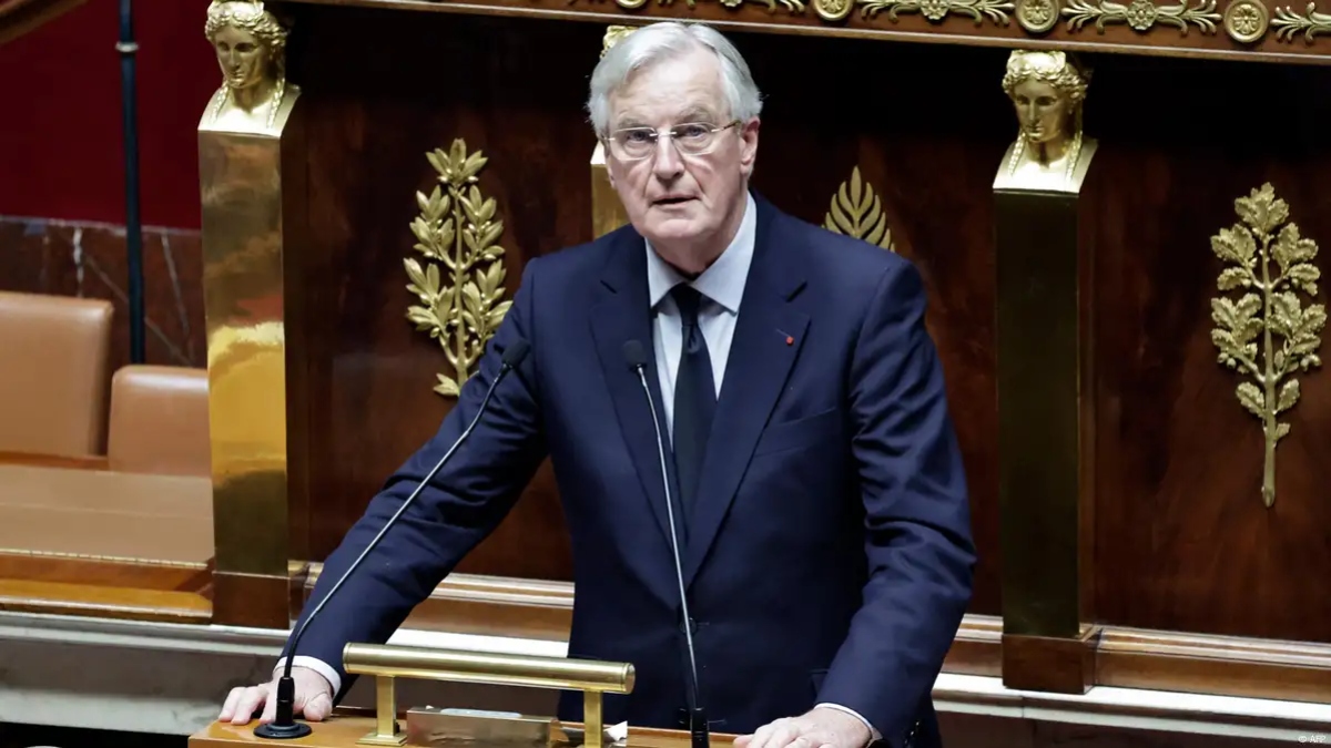 Η Γαλλία στο χείλος του οικονομικού και πολιτικού γκρεμού
