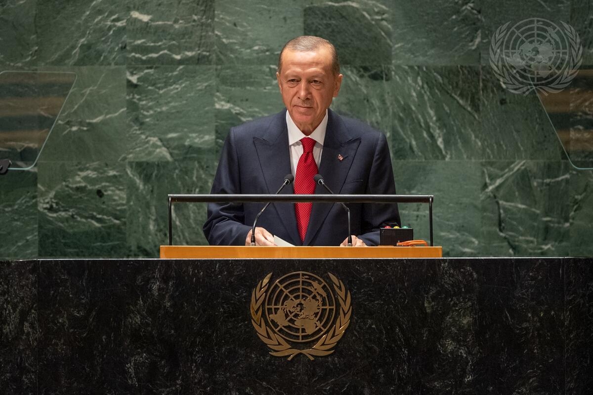 Ερντογάν: Εκατοντάδες εκατομμύρια άνθρωποι ακούνε Τουρκία και λάμπουν τα μάτια τους