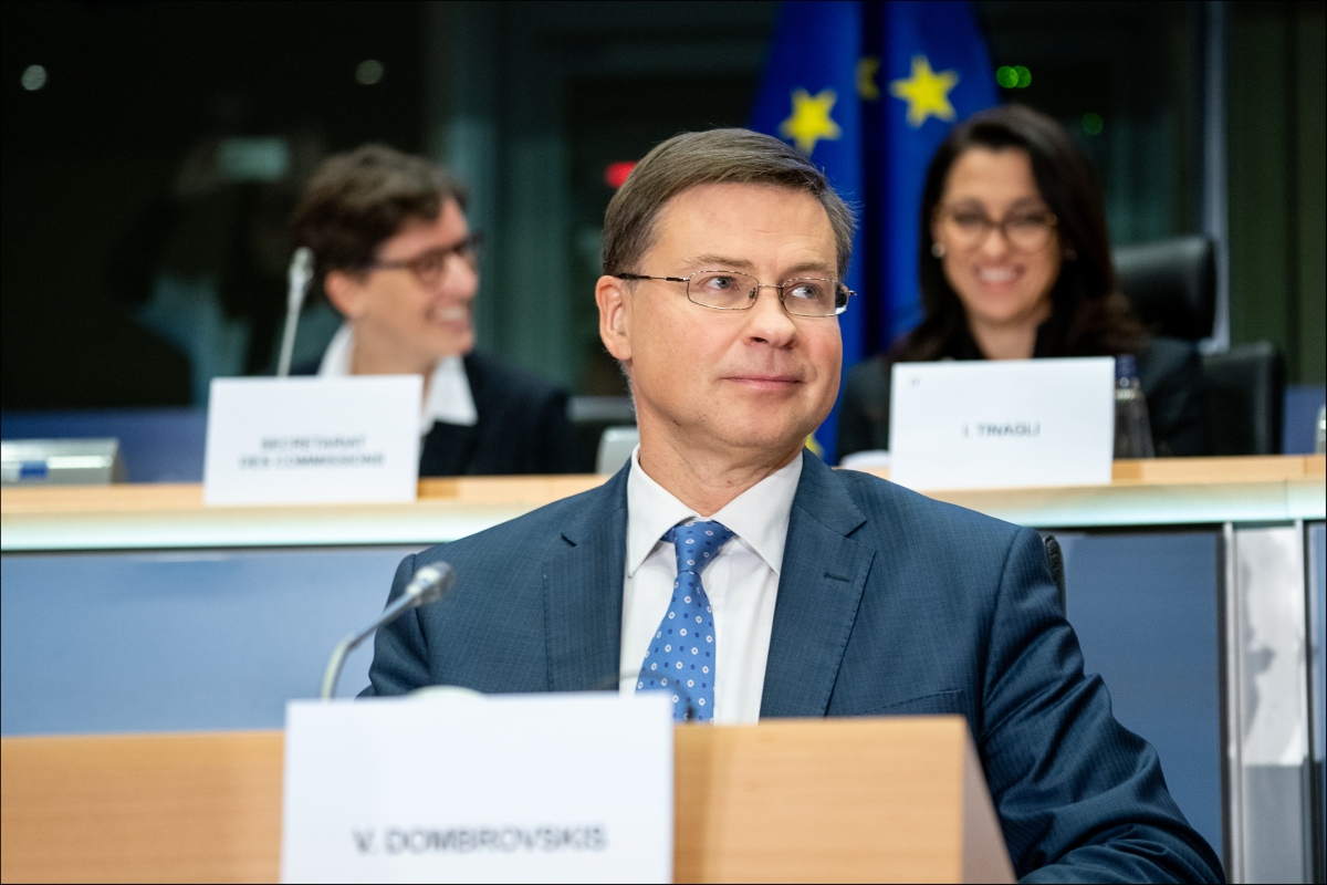 H EE ανακαλύπτει ξανά το τέρας της γραφειοκρατίας