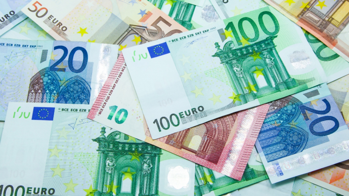 Γιατί «απειλείται» το παραδοσιακό ράλι του ευρώ τον Δεκέμβριο
