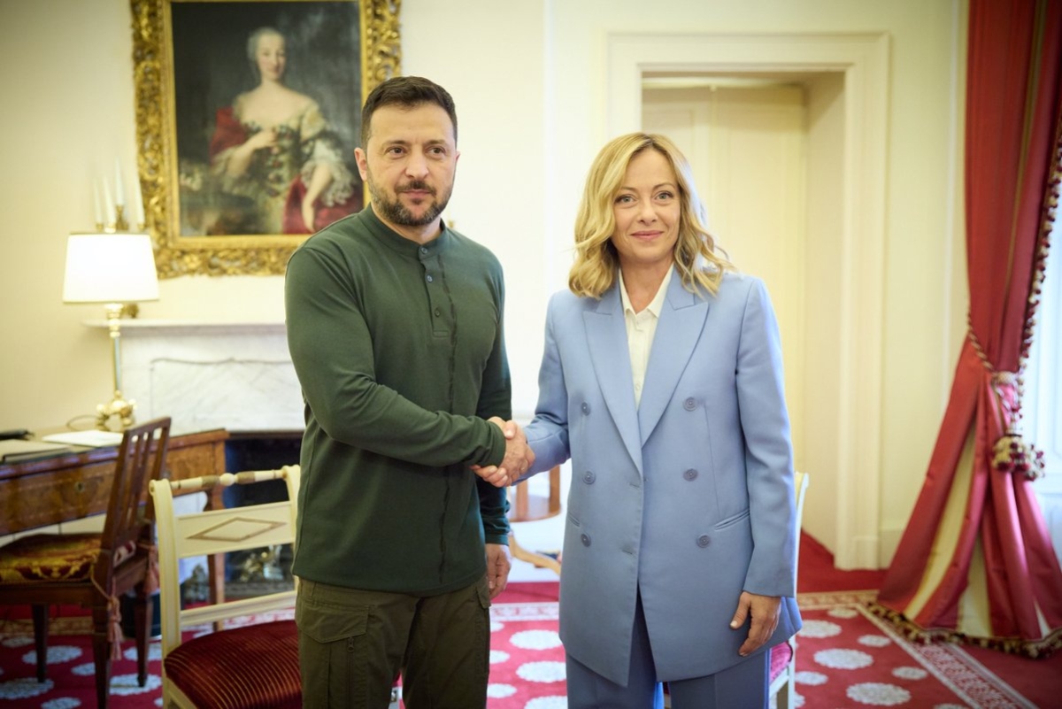 Μελόνι σε Ζελένσκι: Η Ιταλία θα συνεχίζει να στηρίζει την Ουκρανία