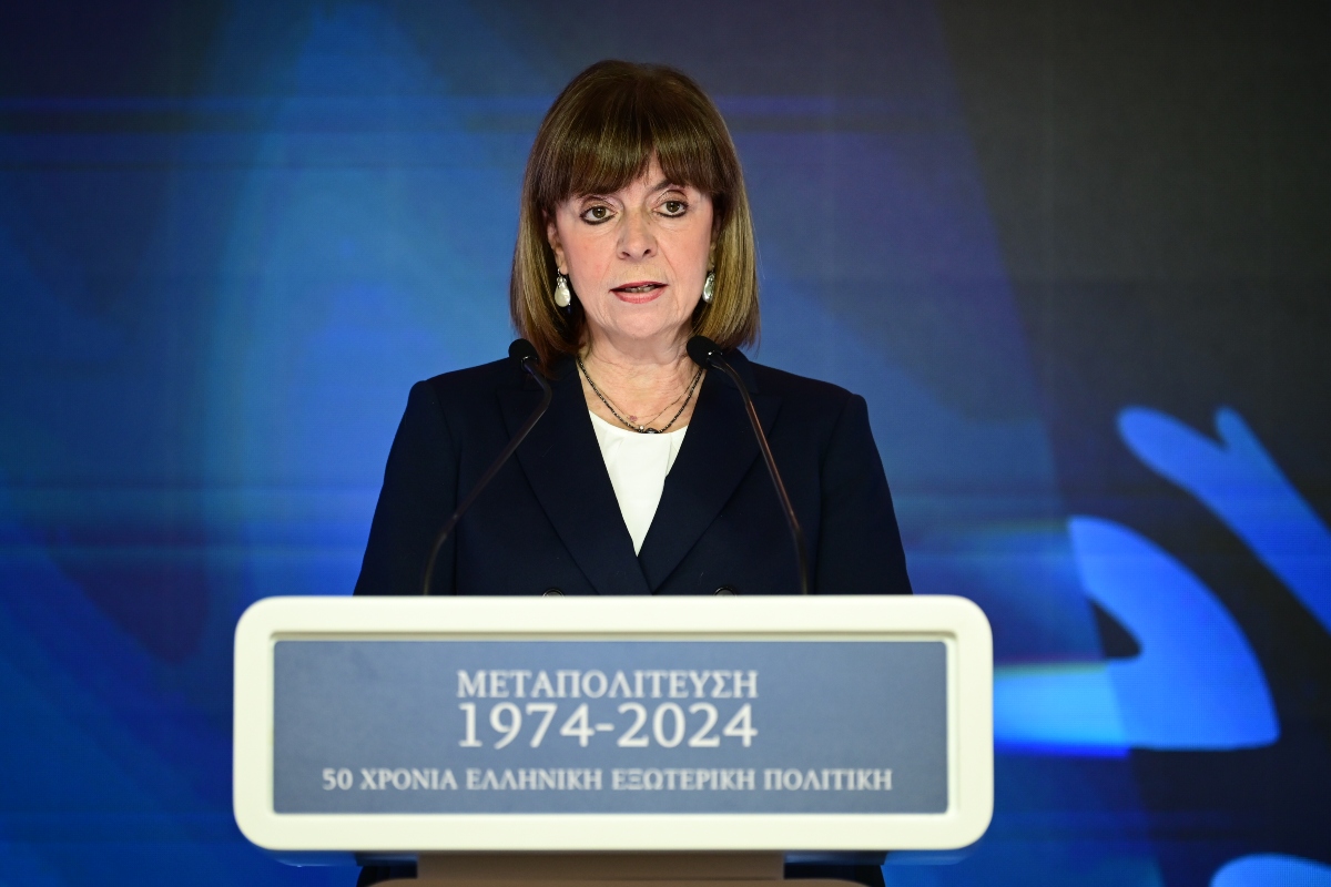 Σακελλαροπούλου: Εορταστικό μήνυμα ενότητας και ομοψυχίας προς τον απόδημο Ελληνισμό