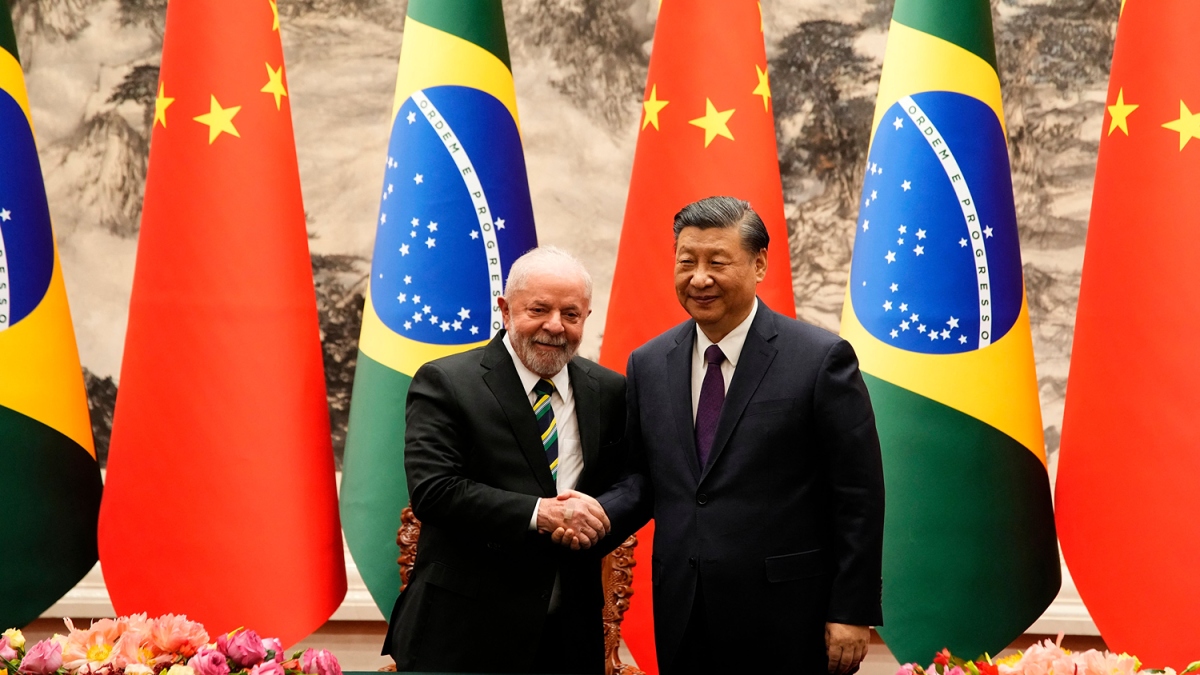 Teneo: Η προκλητική «πάλη» των BRICS για να απεγκλωβιστούν από το δολάριο.