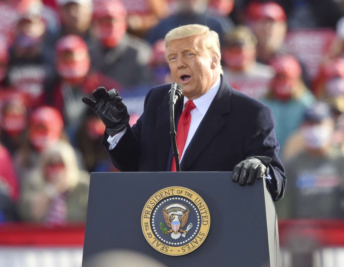 Trump: Δεν είναι νεκρό το deal για τις σπάνιες γαίες
