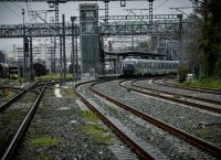 Κίτρινη κάρτα σε Ελλάδα από Κομισιόν για σιδηροδρόμους, διόδια, απόβλητα Κίτρινη κάρτα σε Ελλάδα από Κομισιόν για σιδηροδρόμους, διόδια, απόβλητα