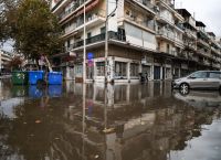 Κακοκαιρία Bora: Nεκρός στη Χαλκιδική, προσπάθησε να αποφύγει κομμάτια βράχων στο δρόμο και έπεσε σε χαντάκι Κακοκαιρία Bora: Nεκρός στη Χαλκιδική, προσπάθησε να αποφύγει κομμάτια βράχων στο δρόμο και έπεσε σε χαντάκι