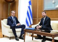 «Θέλω να έχουμε ανοιχτό δίαυλο επικοινωνίας» είπε ο Μητσοτάκης στον Ανδρουλάκη – Ο διάλογος