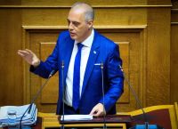 Βελόπουλος: Η Ελλάδα είναι κλινικά διασωληνωμένη, η πατρίδα είναι άρρωστη