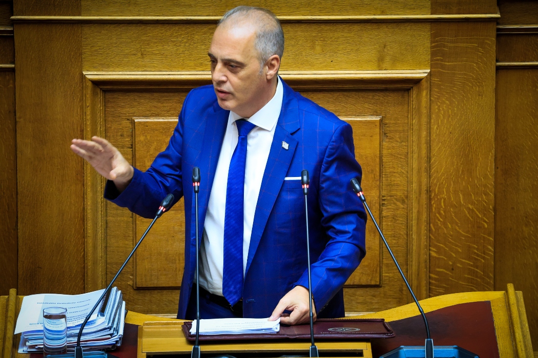 Βελόπουλος: Η Ελλάδα είναι κλινικά διασωληνωμένη, η πατρίδα είναι άρρωστη