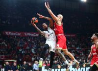 Ολυμπιακός – Βίρτους Μπολόνια: “Καθάρισαν” Βεζένκοβ και Φουρνιέ [87-77]