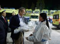 Στο Ενιαίο Συντονιστικό Κέντρο Επιχειρήσεων του ΕΚΑΒ ο Μητσοτάκης λίγες ώρες πριν την αλλαγή του χρόνου