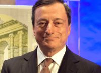 Μάριο Ντράγκι: «Πρώτα η μεταρρύθμιση της αγοράς και μετά το κοινό χρέος»