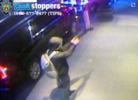 Μανχάταν: Εικόνες με τον δράστη της δολοφονικής επίθεσης – Πού εστιάζουν οι έρευνες