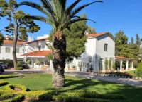 NYP: Αυτή είναι η πολυτελής πρεσβευτική κατοικία στην Αθήνας όπου θα μετακομίσει η Κίμπερλι Γκίλφοϊλ NYP: Αυτή είναι η πολυτελής πρεσβευτική κατοικία στην Αθήνας όπου θα μετακομίσει η Κίμπερλι Γκίλφοϊλ