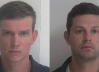 ΗΠΑ: 100 χρόνια φυλακή σε ζευγάρι ομοφύλων που βίαζε τους υιοθετημένους γιους του -Σοκ με το σπίτι του τρόμου