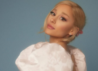 «Santa Tell Me»: Η Αριάνα Γκράντε γιορτάζει 10 χρόνια με νέα ζωντανή ερμηνεία «Santa Tell Me»: Η Αριάνα Γκράντε γιορτάζει 10 χρόνια με νέα ζωντανή ερμηνεία