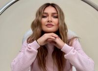 Συγκινεί η Αποστολία Ζώη: Τραγούδησα για να μην καταλάβει η μαμά μου την κατάσταση με τον καρκίνο