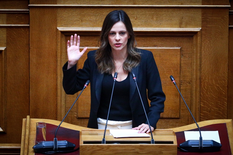 Αχτσιόγλου: Προέχει μια αντιπαραθετική στρατηγική σε όλα τα μέτωπα