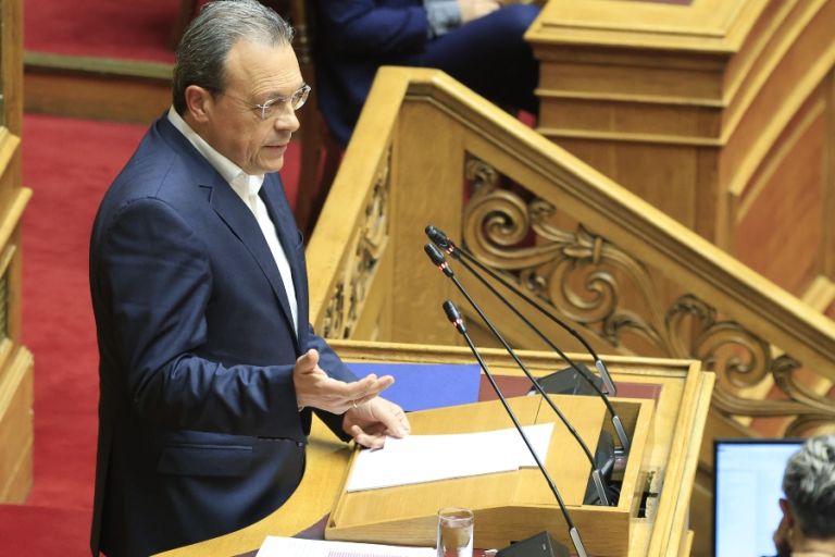 Στον Ευαγγελισμό ο Σωκράτης Φάμελλος: Ενημερώθηκε για την υγεία του Αρχιεπισκόπου Αλβανίας Αναστάσιου
