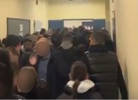 Λάρισα: Καθηγητές φυγάδευσαν μαθητή του ΕΠΑΛ που παρενόχλησε 15χρονη-«Με ακουμπούσε σε σημεία που δεν ήθελα» Λάρισα: Καθηγητές φυγάδευσαν μαθητή του ΕΠΑΛ που παρενόχλησε 15χρονη-«Με ακουμπούσε σε σημεία που δεν ήθελα»