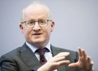 Λέιν [ΕΚΤ]: Να αλλάξει στρατηγική στη λήψη αποφάσεων – Με το βλέμμα στο μέλλον