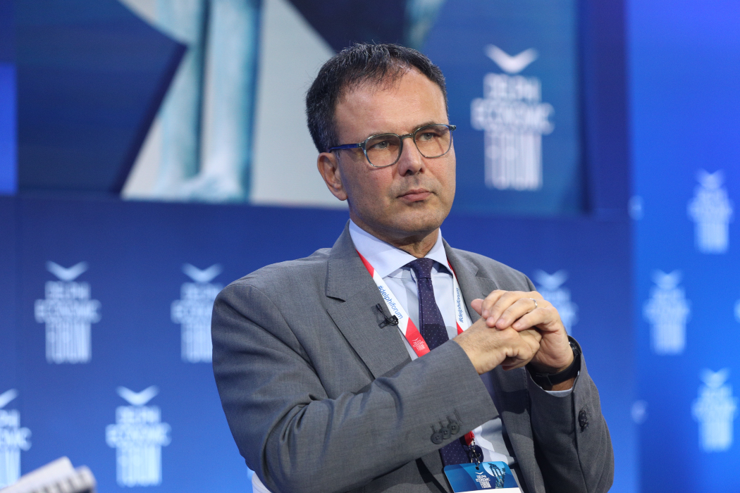 Άλεξ Πατέλης: Παραιτήθηκε από τη θέση του διευθυντή του οικονομικού γραφείου του πρωθυπουργού