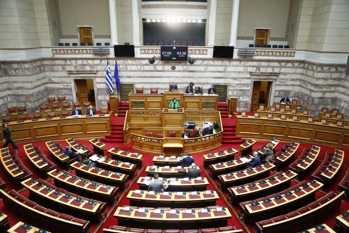 Προϋπολογισμός: Το κυβερνητικό σχέδιο για τις τραπεζικές χρεώσεις