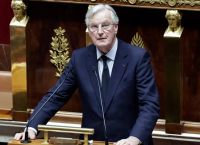 Η Γαλλία στο χείλος του οικονομικού και πολιτικού γκρεμού