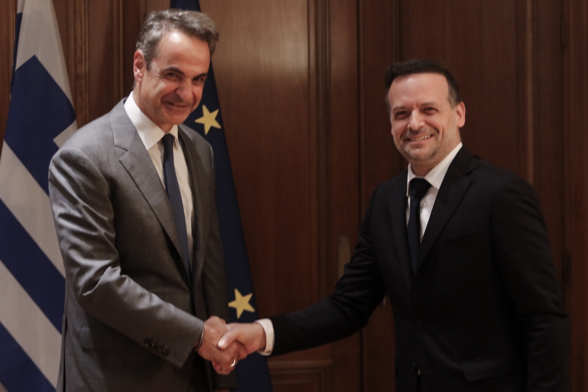 Συνάντηση του πρωθυπουργού με τον δήμαρχο Αθηναίων στο Μαξίμου