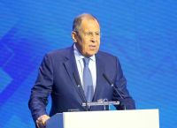 Λαβρόφ: “Επίσημη εμπλοκή του ΝΑΤΟ” η αποστολή Ευρωπαίων ειρηνευτών στην Ουκρανία