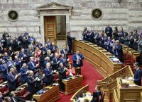 Η ΝΔ και ο πειρασμός της δεξιάς στροφής