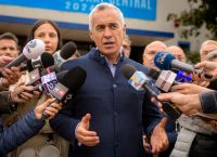 Ρουμανία: Και οι δύο υποψήφιοι πρόεδροι καταδίκασαν την δικαστική απόφαση για ακύρωση των εκλογών