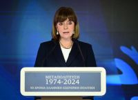 Σακελλαροπούλου: Εορταστικό μήνυμα ενότητας και ομοψυχίας προς τον απόδημο Ελληνισμό