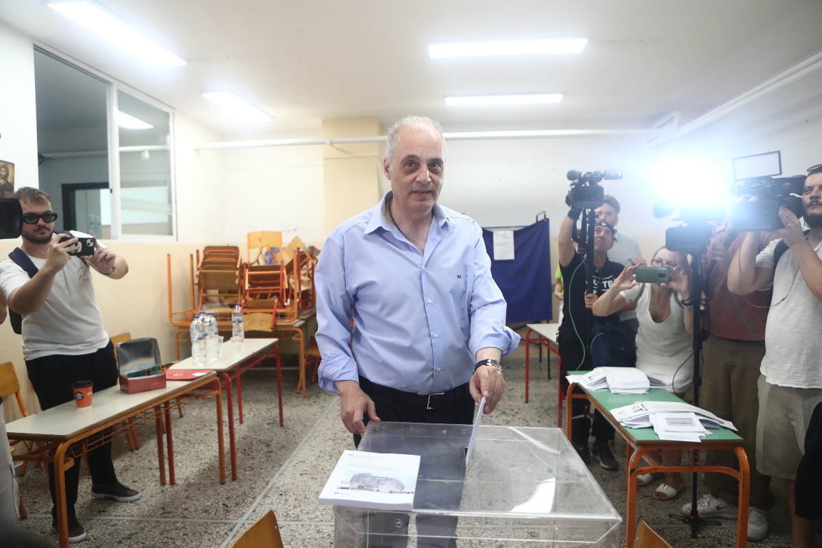 Χαμός ανάμεσα σε Βελόπουλο και Πυργιώτη στον αέρα του ΑΝΤ1: «Ήσασταν έμμισθη στην Νέα Δημοκρατία;»